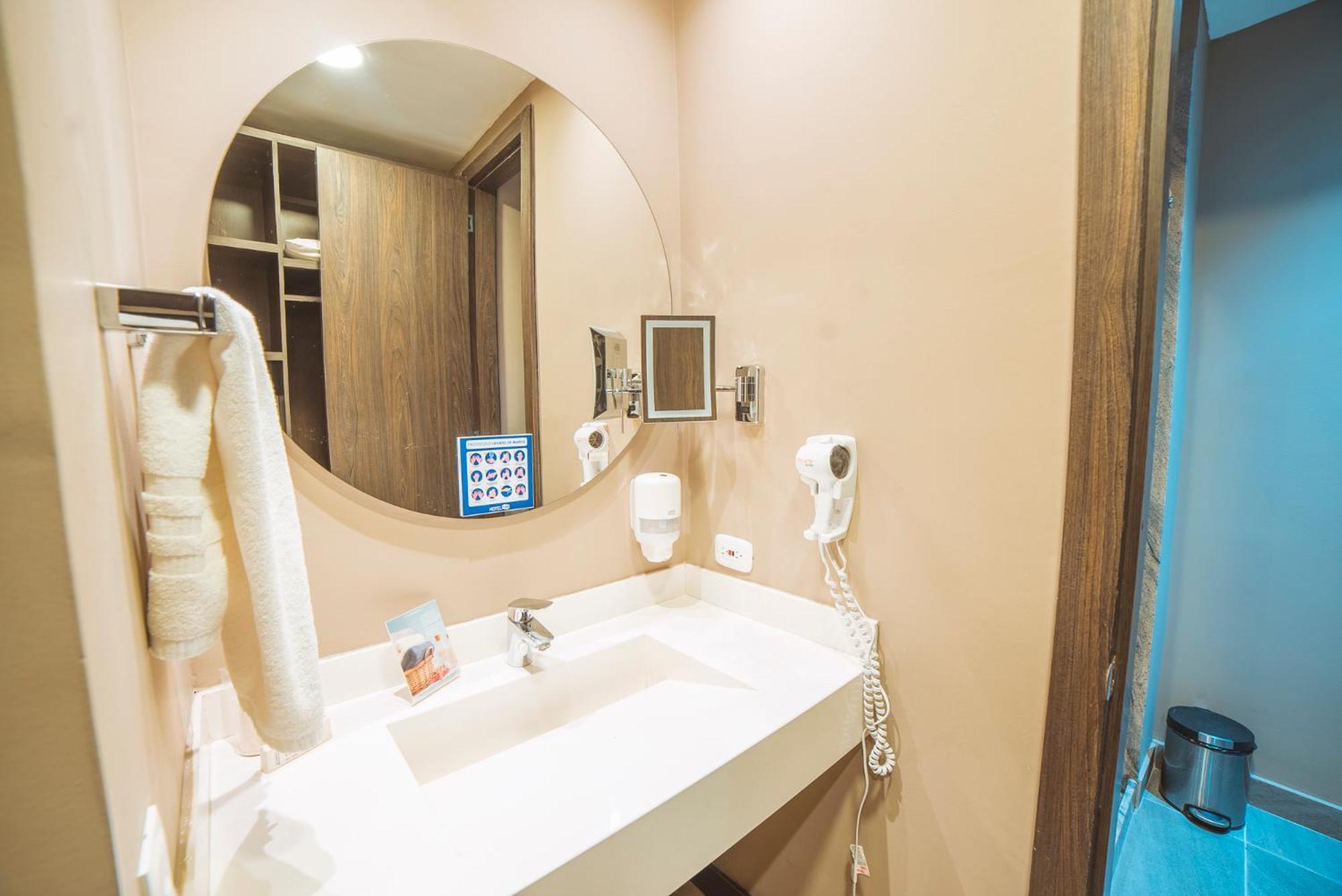 Hotel F25 4*